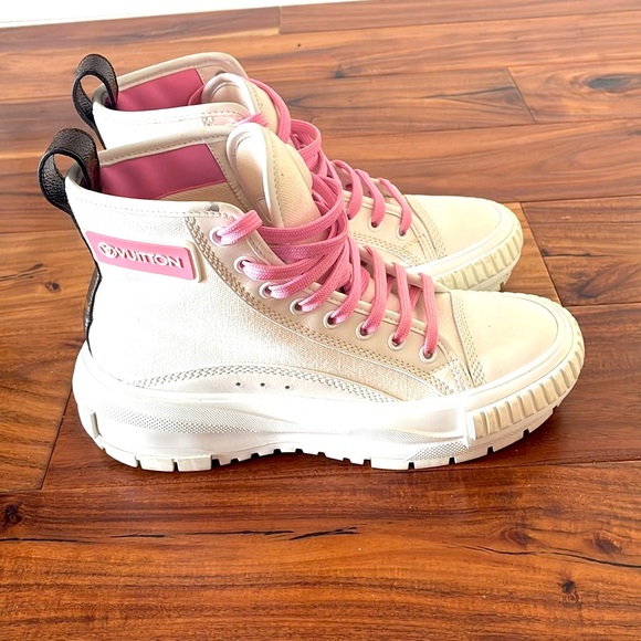 Louis Vuitton LV Squad High-Top Sneaker Boots in White Canvas w/Pink✨ - Picture 6 of 9